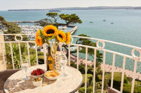 Bayfort Sea Studio - Comfortable Couples Retreat with Stunning Coastal Views
